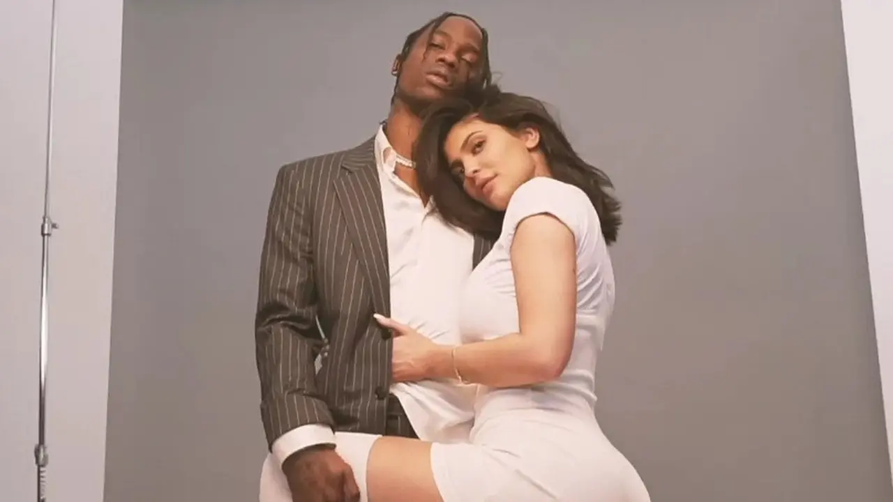 Kylie Jenner dan Travis Scott