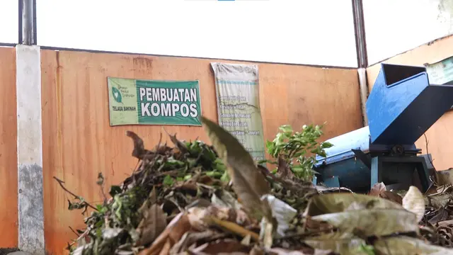 Pembuatan Kompos di Masjid Baitul Makmur