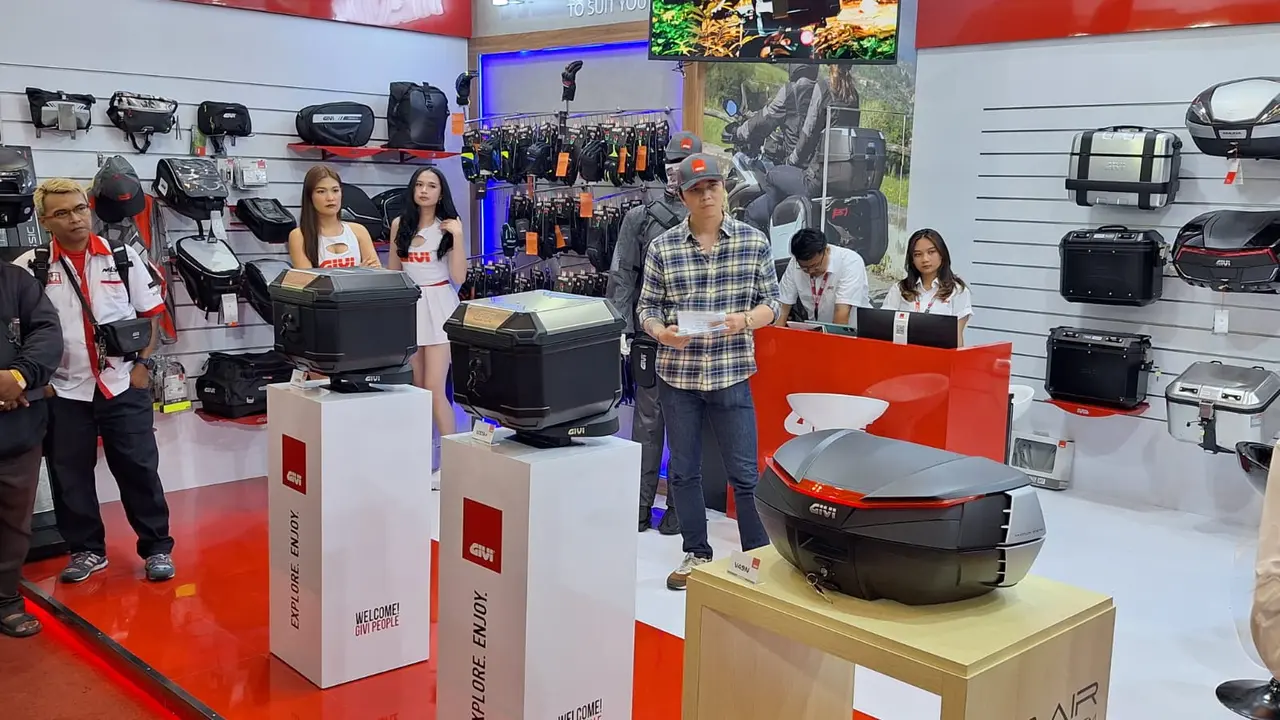 Tidak Hanya 1, GIVI Bawa 8 Box Motor Baru di IMOS 2025 (Arief A/Liputan6.com)