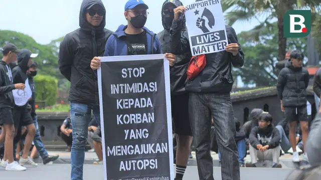 Aremania Turun ke Jalan