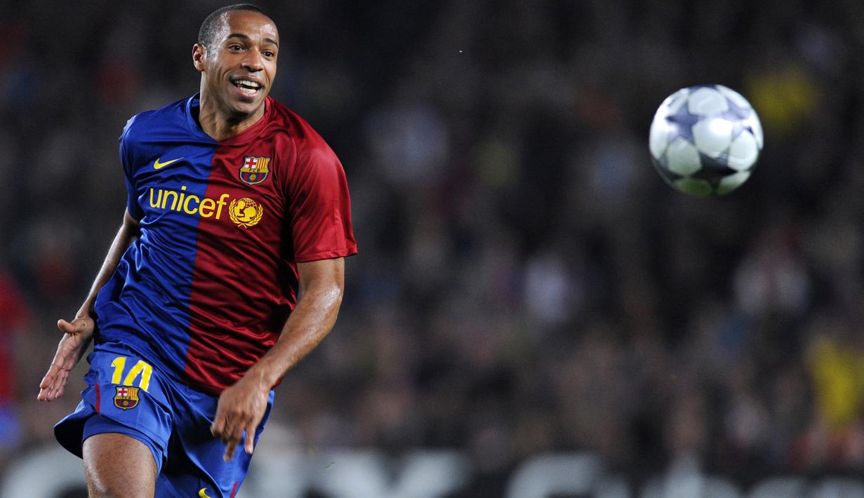 Legenda Brcelona lainya yang menggunakan jersey nomor 14 adalah Thierry Henry pada tahun 2007-2010 dan mencetak 35 gol dari 80 penampilan. (AFP/Adrian Dennis)
