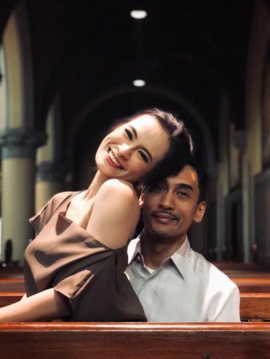 Restu Sinaga dan Vicky Monica