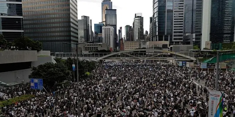 Protes RUU Ekstradisi, Warga Hong Kong Blokir Akses ke Parlemen