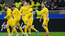 Pemain Bodo/Glimt Jens Petter Hauge (tengah) merayakan gol bersama rekan-rekannya pada laga play-off Liga Champions antara Inter vs Bodo/Glimt di San Siro, Milan, Italia, Selasa, 24 Februari 2026. (AP Photo/Luca Bruno)