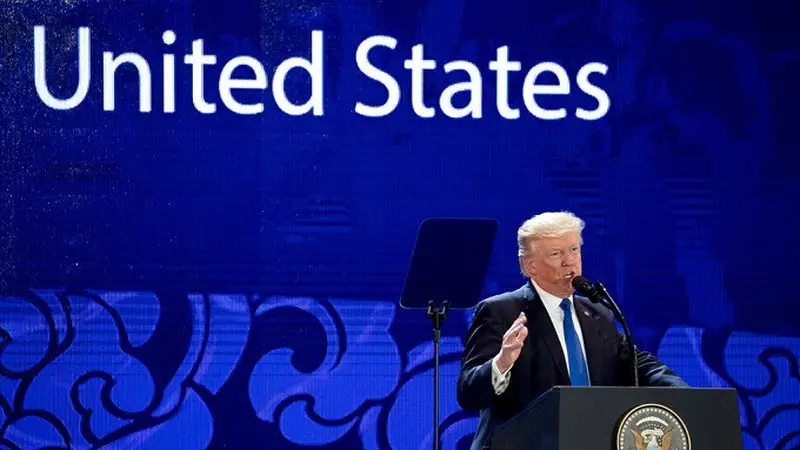 Presiden AS Donald Trump saat berpidato di KTT APEC 2017 di Da Nang, Vietnam