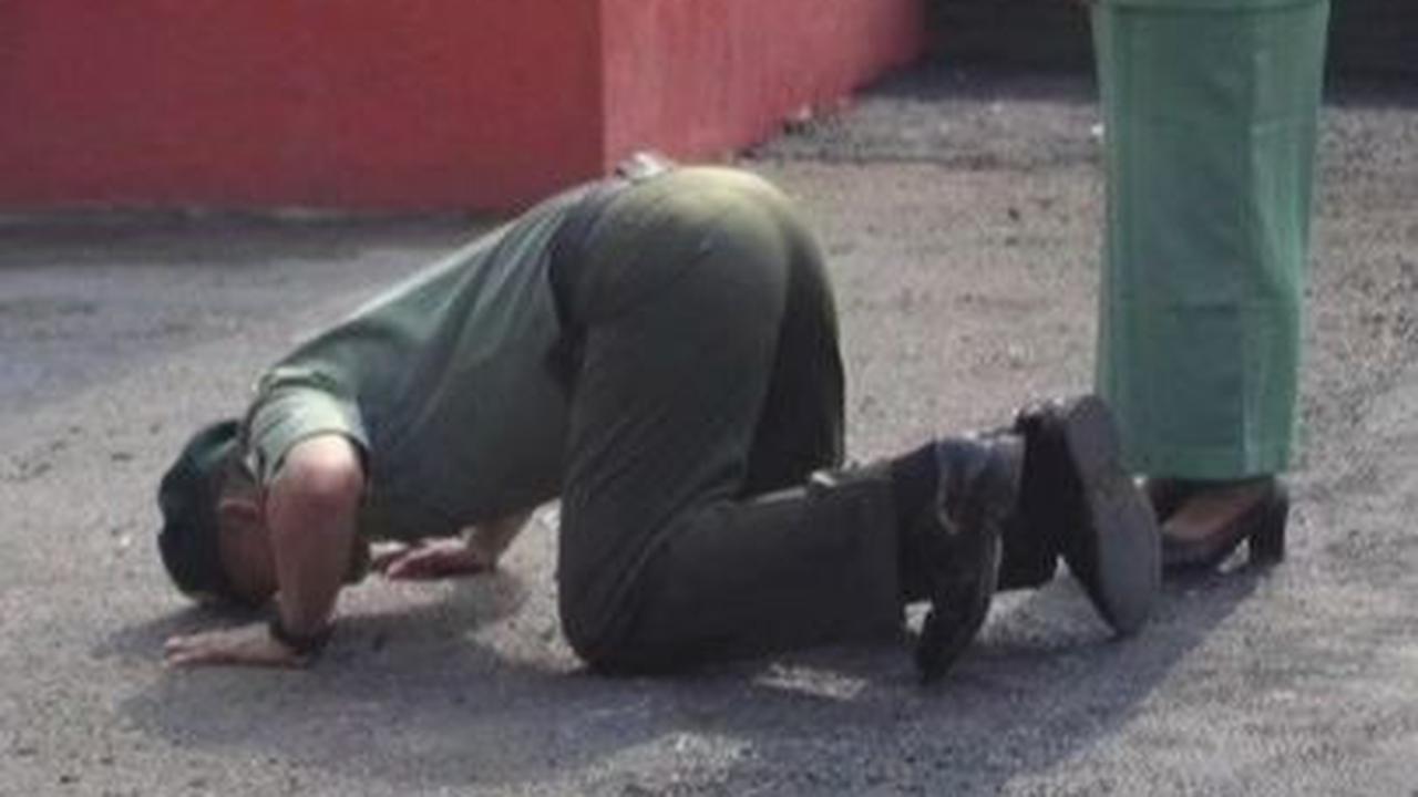 Bapak Kostrad Sejati' Sujud Syukur Depan Gerbang Satuan Bikin Sang Komandan Terharu