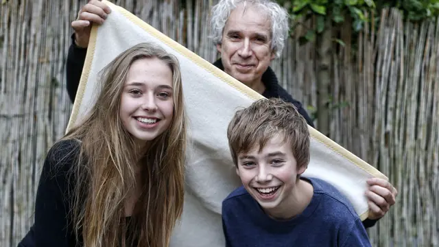 Frans Hofmeester dan anak-anaknya. (sumber: indeebuurt.id)