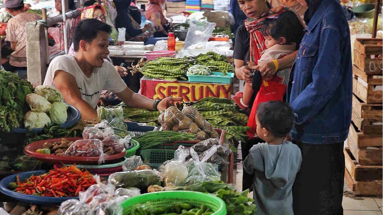 FOTO: Inflasi Jakarta Terendah di Pulau Jawa pada Juni 2025, Makanan dan Transportasi Jadi Penyumbang Utama