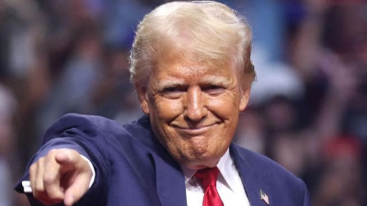 Donald Trump Dikabarkan Akan Terapkan Biaya Tambahan Rp16,2 juta untuk Visa AS
