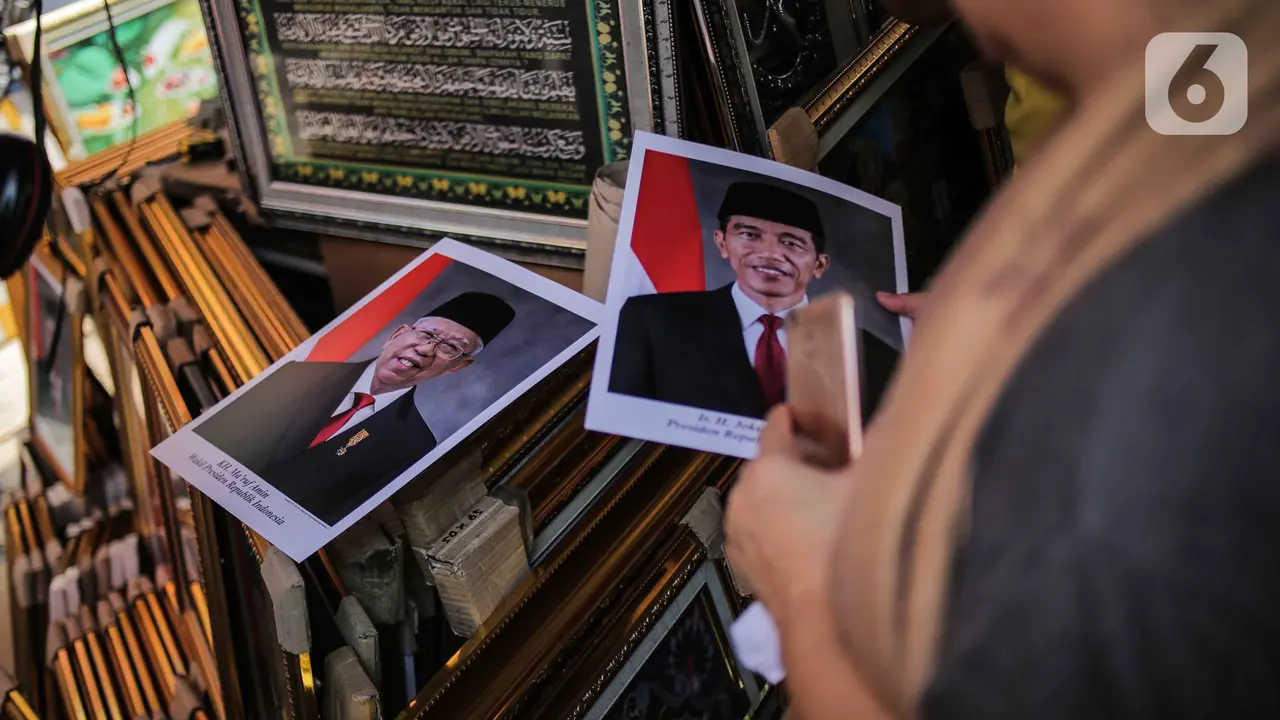 Bingkai Foto Jokowi-Ma'ruf Jelang Pelantikan di Pasar Baru