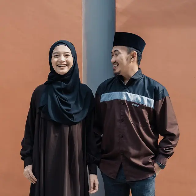 Hamil Anak Pertama, Ini 6 Potret Istri Ustaz Syam Elmarusy Pamer Baby Bump
