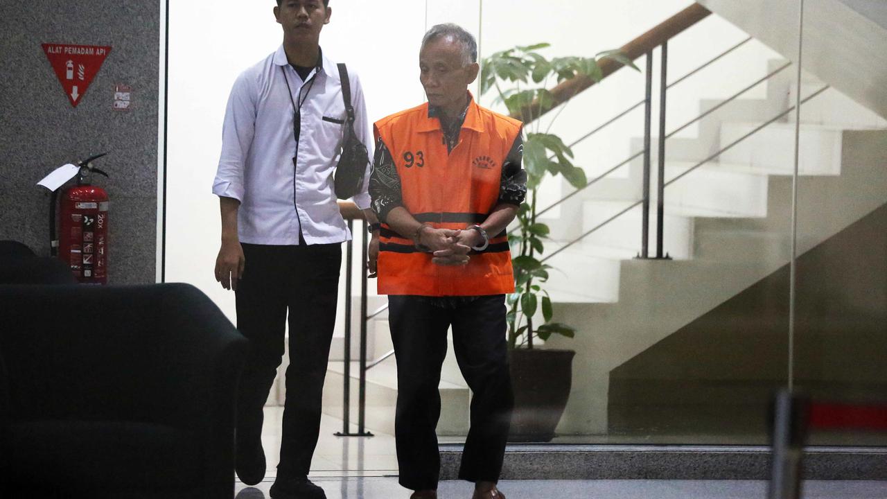 FOTO: KPK Dalami Peran Ayah Bupati Bekasi dalam Kasus Suap Proyek