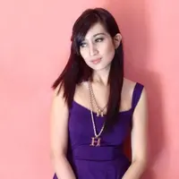 Antusiasme Helmalia Putri saat sinetron lawasnya kembali ditayangkan. (Via: instagram.com/@helmaliaputri_official)