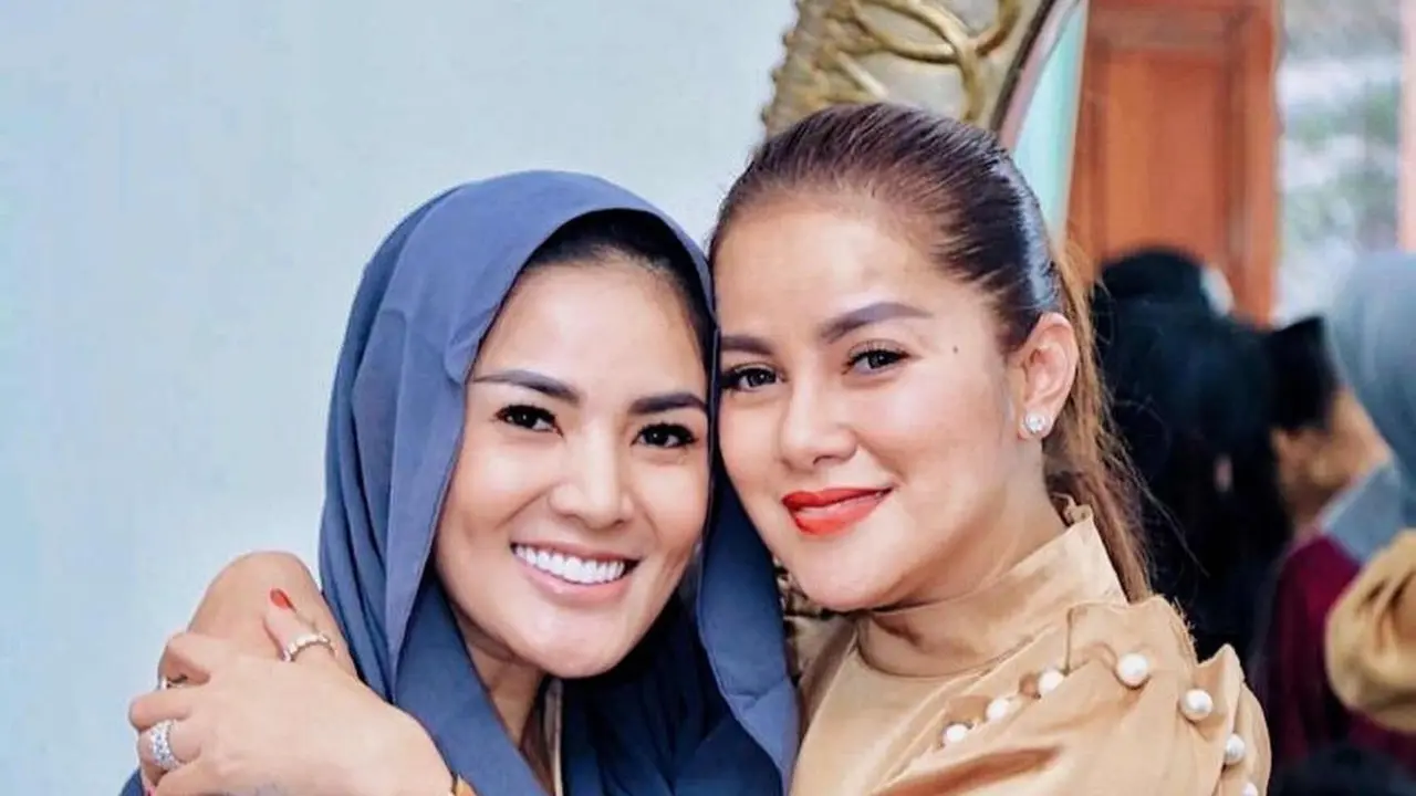Kilas Balik 5 Potret Persahabatan Olla Ramlan dan Nindy Ayunda, Dikabarkan Retak