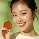 Salah satu variasi yang semakin populer adalah rosy natural look, yaitu tampilan makeup natural dengan sentuhan warna merah muda yang memberikan efek wajah lebih hidup. (foto/dok: freepik)