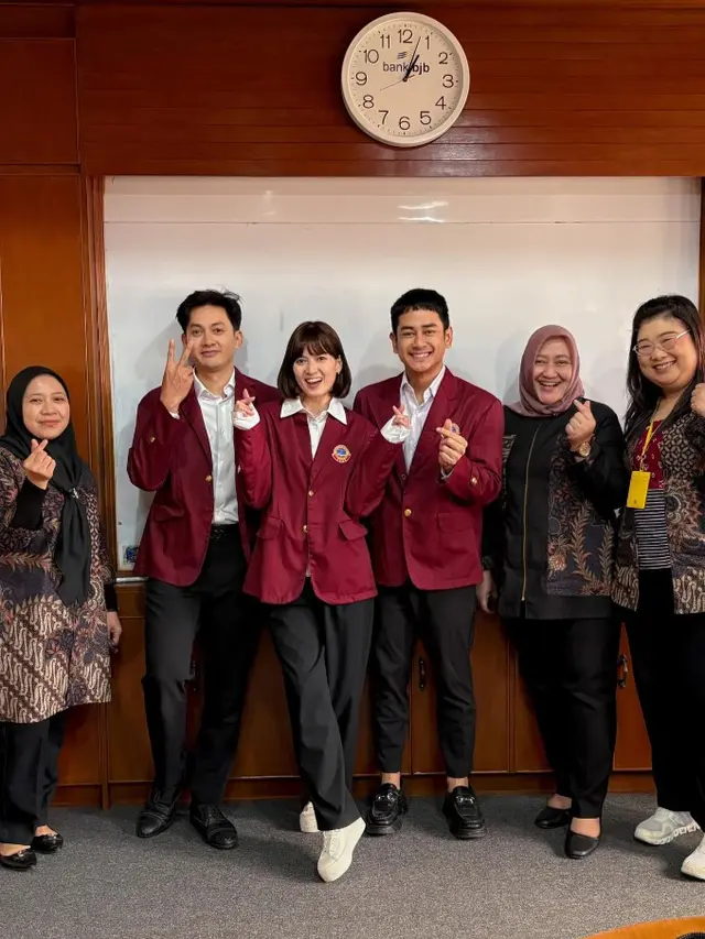 Perjalanan Chika Jessica, Dwi Andhika, dan Kiki Farel Raih Gelar Sarjana