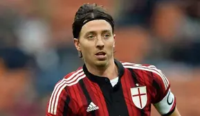 Riccardo Montolivo Sebut Lini Serang AC Milan Bermasalah Selama Bertahun-tahun