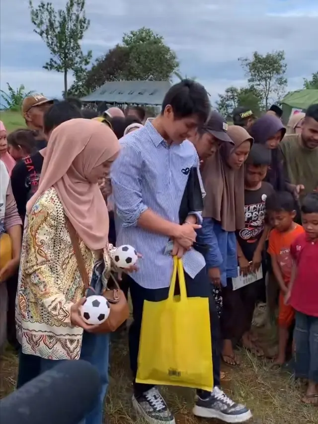 Lesti Kejora Kunjung Korban Gempa Cianjur