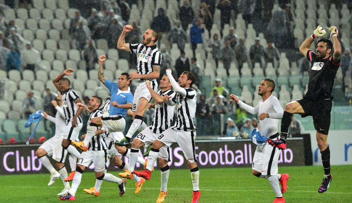 Seperti biasa, para pemain Juventus memberikan ucapan terima kasih kepada para suporternya usai laga (GIUSEPPE CACACE / AFP)