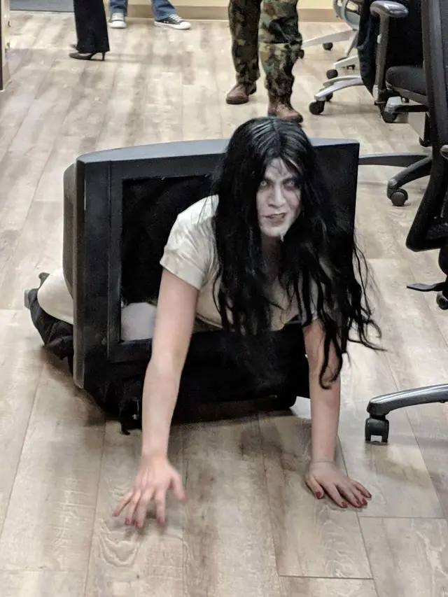 Kostum Halloween unik