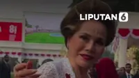 Kehadiran Ratna Sari Dewi Soekarno di Istana Merdeka hari ini (17/8) sukses mencuri perhatian. Dalam balutan kebaya putih yang bersahaja namun memancarkan aura elegan, istri mendiang Sang Proklamator ini turut hadir merayakan HUT ke-81 Kemerdekaan RI.