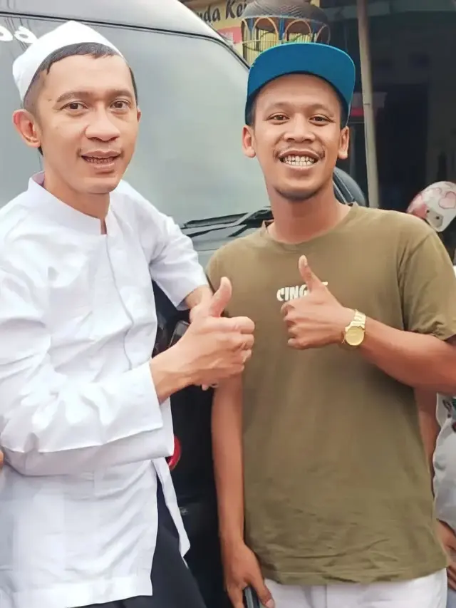 6 Potret Terbaru Aming Pakai Baju Koko dan Peci, Penampilannya yang Macho Banjir Pujian