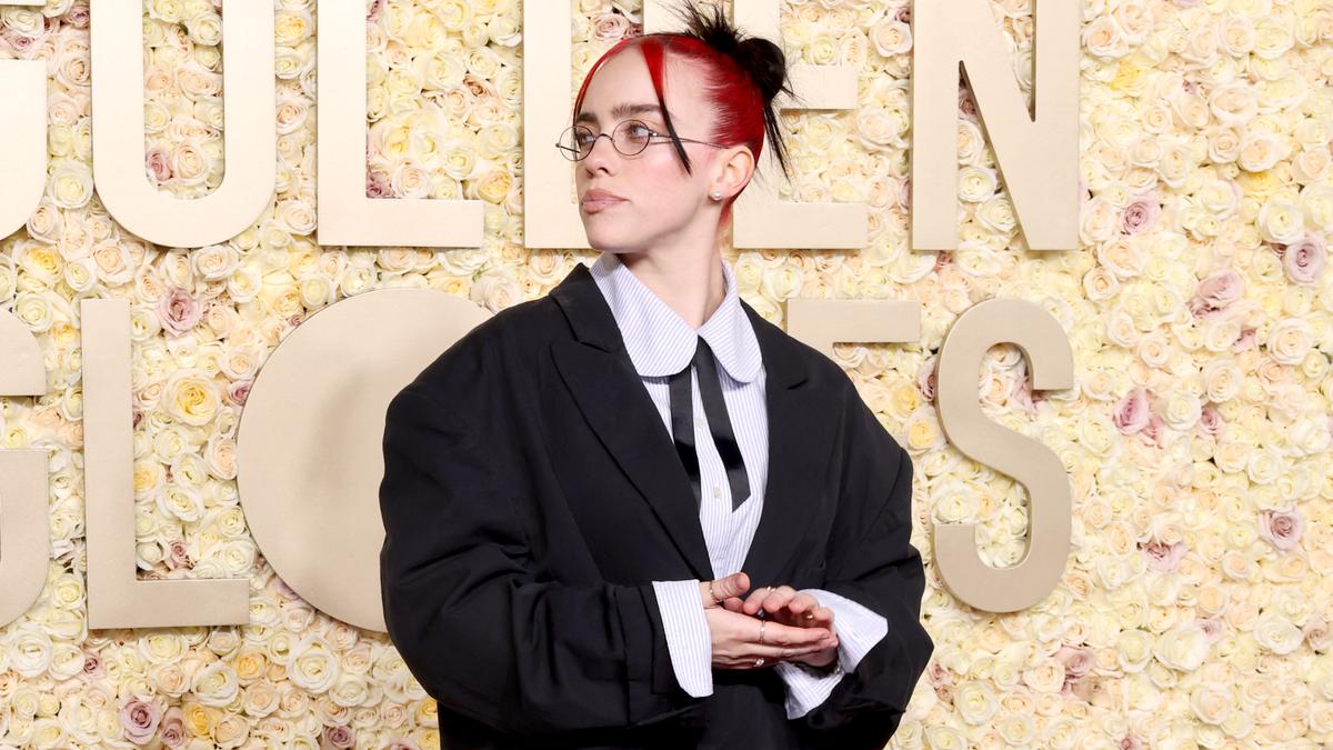 Lirik Lagu Birds Of A Feather Billie Eilish