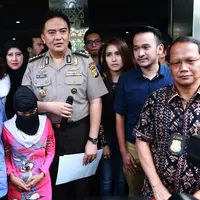 Minola Sebayang Polisi dan penjual bayi Ayu Ting Ting. (Wimbarsana/Bintang.com)