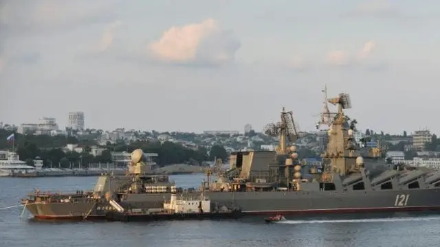 Moskva, kapal utama Angkatan Laut Rusia di Laut Hitam, telah "rusak parah" oleh ledakan amunisi, kata media pemerintah. (AFP)