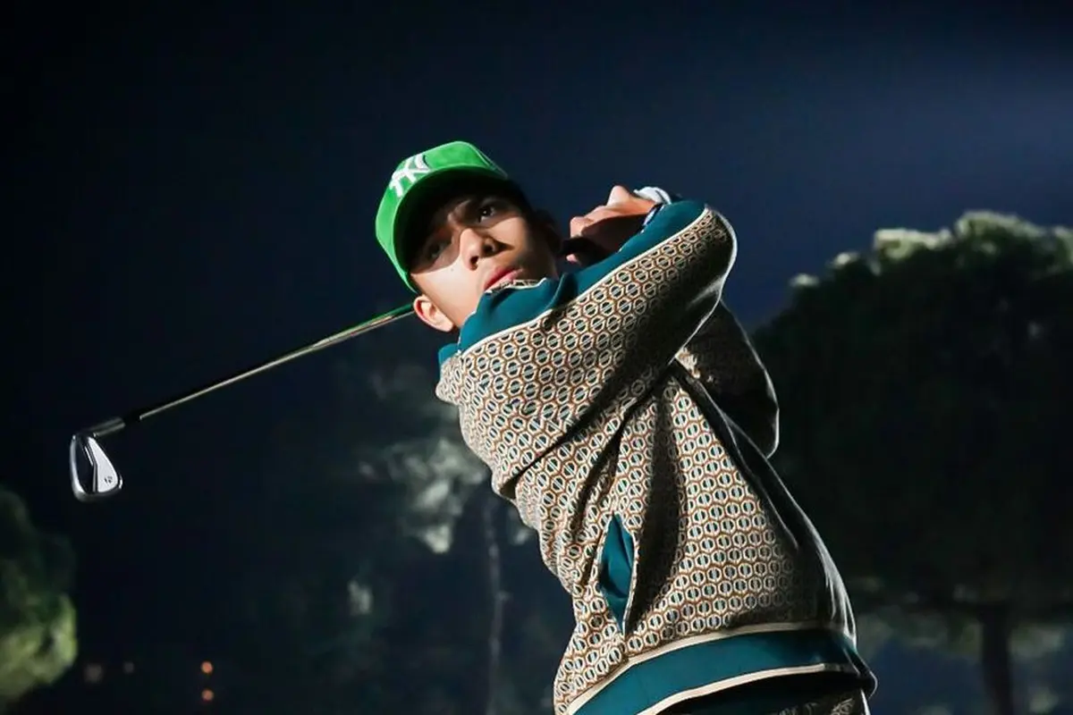 Wakili Banten di PON 2024, 6 Gaya Sporty Saaih Halilintar saat Bermain Golf