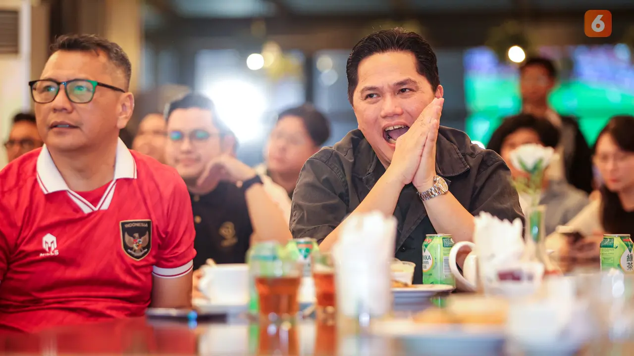 Foto: Ragam Ekspresi Ketua Umum PSSI Erick Thohir saat Nobar Timnas Indonesia Vs Irak di Piala Asia 2023