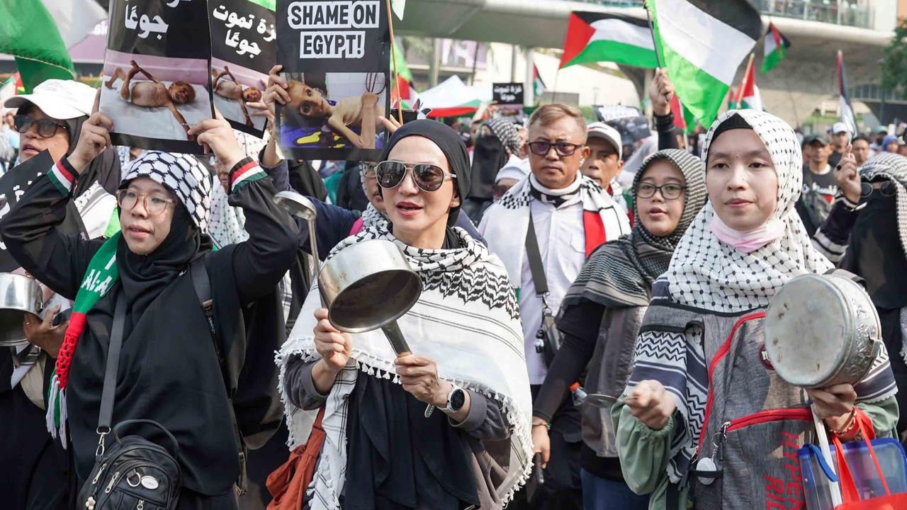 FOTO: Ribuan Warga Longmarch Bela Palestina, Kecam Genosida di Gaza