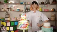 Katy Perry Goda Seorang Kakek dengan Kostum Super Seksi