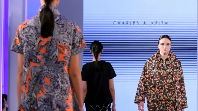 [Bintang] Kembangkan Budaya Etnik, Fashion Nation Hadirkan Koleksi Auguste Soesastro dan Populo Batik