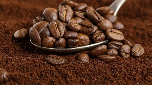 Kopi dan minyak kelapa