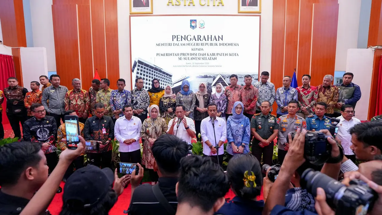 Mendagri Tito Karnavian saat kunjungan kerja di Makassar, Sulawesi Selatan