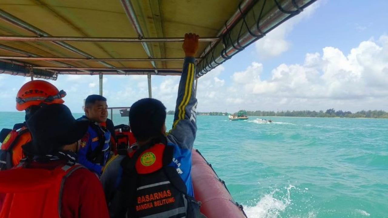 Detik-detik Penyelamatan Dramatis: Penjaga Pulau Hilang Kontak di Perairan Manggar Ditemukan SAR Babel dalam Kondisi Selamat!