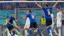 Bek Giorgio Chiellini sempat mencetak gol pada menit ke-19 melalui sepakannya, namun dianulir oleh VAR karena terlebih dulu terjadi handball. (Foto: AP/Pool/Alessandra Tarantino)