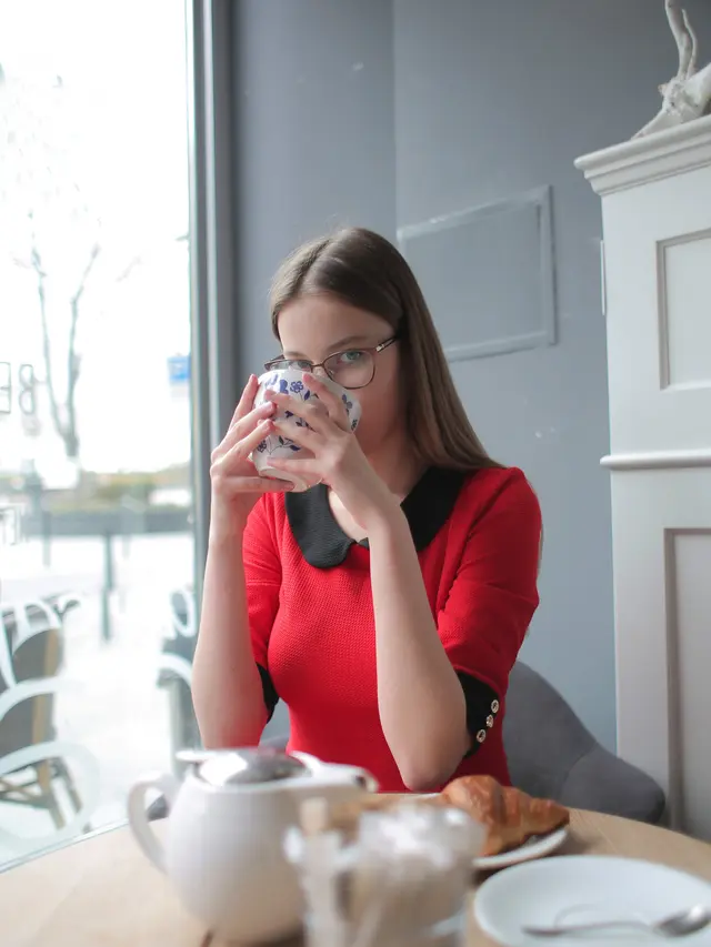 ilustrasi Makanan dan minuman yang membantu mempercepat detoksifikasi tubuh/Andrea Piacquadio/pexels