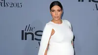 Kim Kardashian mengungkapkan kondisi kesehatannya sungguh mmprihatinkan. Duh, kenapa ya?