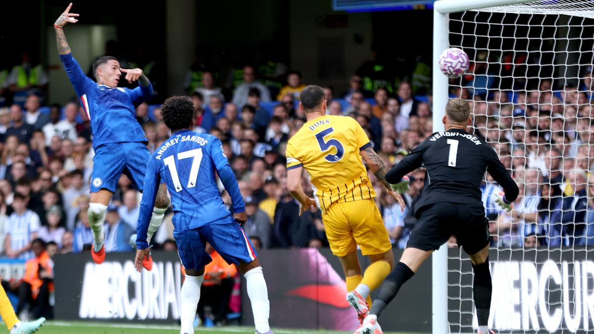 Krisis Pertahanan dan Taktik Aneh Maresca Jadi Biang Kerok: 4 Masalah Kronis Chelsea Terbongkar Usai Dipermalukan Brighton