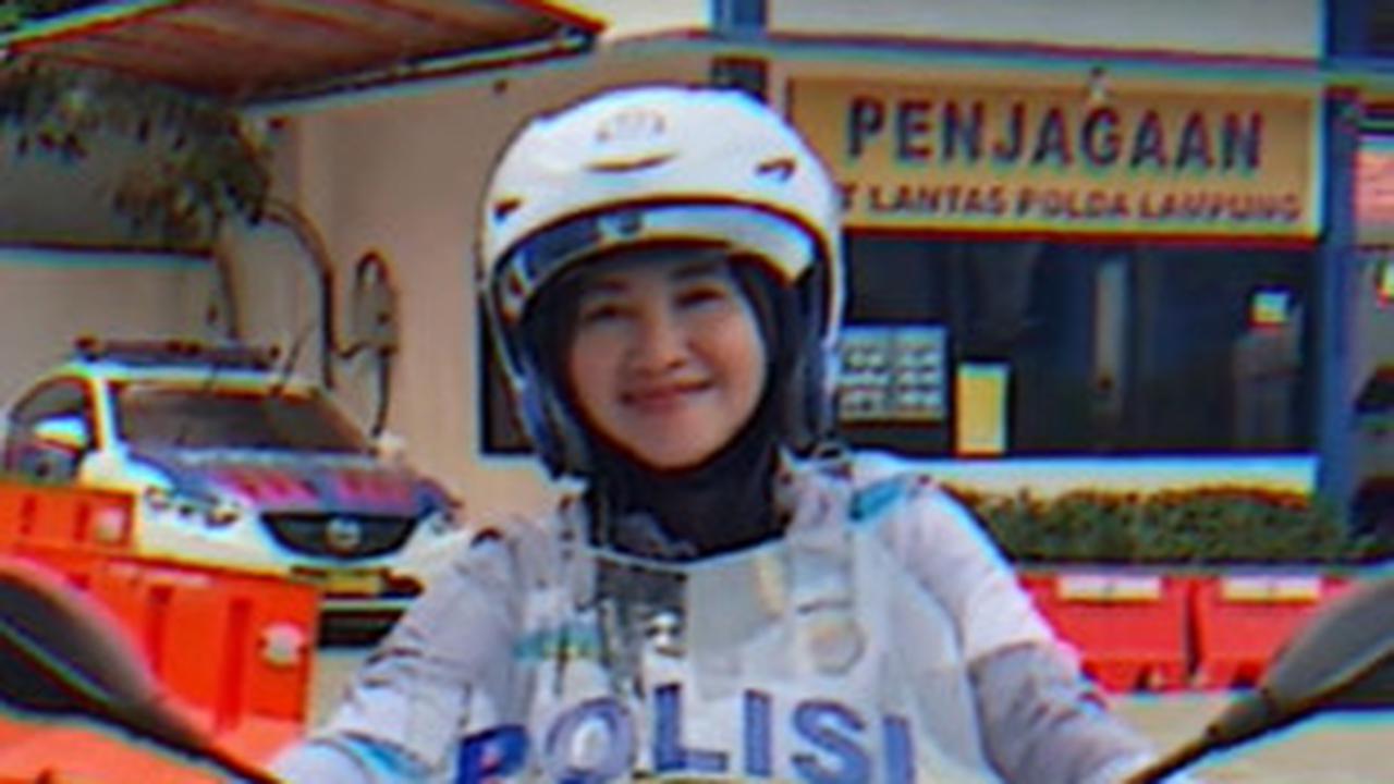 Anggota Polisi Diperiksa Provos Ternyata Ibunya Sendiri, 'Jangan Senyum-senyum, di Rumah di Rumah, Dinas Dinas