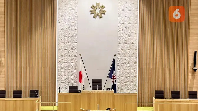 Mimbar di ruangan parlemen Prefektur Hokkaido yang dikunjungi Jumat (31/1/2025). Kantor Dewan Perwakilan Rakyat Daerah (DPRD) ini berada di Kota Sapporo. (Liputan6.com/Tanti Yulianingsih)