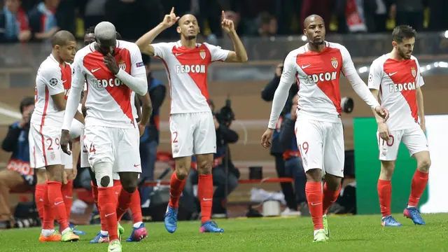 AS Monaco merayakan kemenangan atas Manchester City pada babak 16 besar Liga Champions.