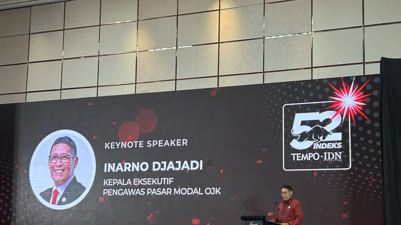 Kepala Eksekutif Pengawas Pasar Modal, Keuangan Derivatif dan Bursa Karbon Otoritas Jasa Keuangan (OJK), Inarno Djajadi saat peluncuran Indeks Tempo-IDN Financial 52, Jumat (23/6/2023). (Foto: Liputan6.com/Elga N)
