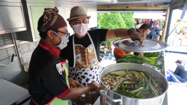 Dapur umum Pemkot Surabaya