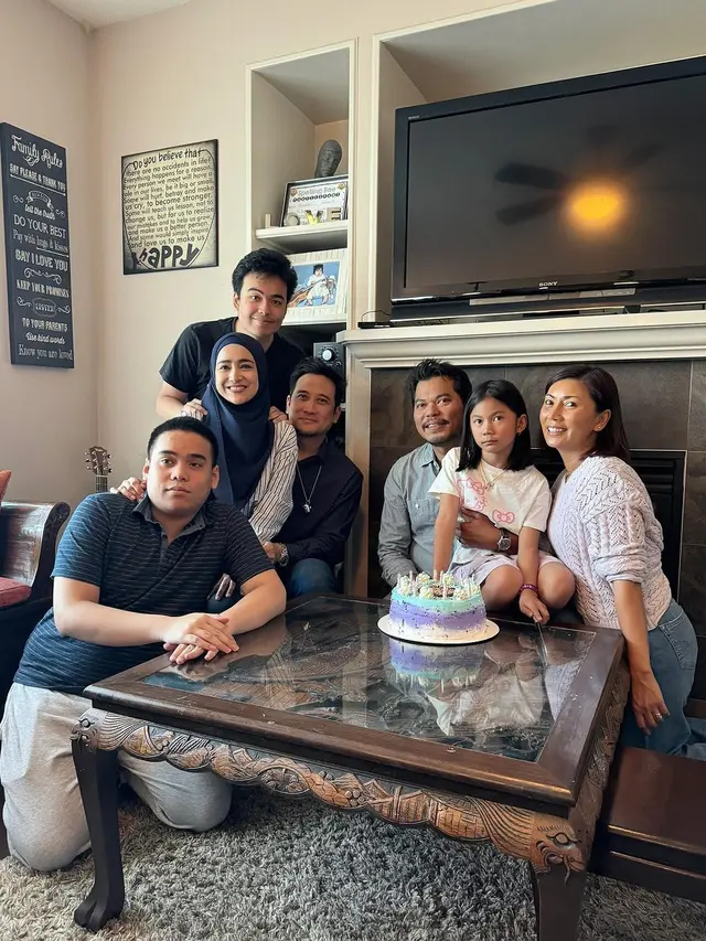 Tengku Firmansyah dan Cindy Fatikasari di Kanada