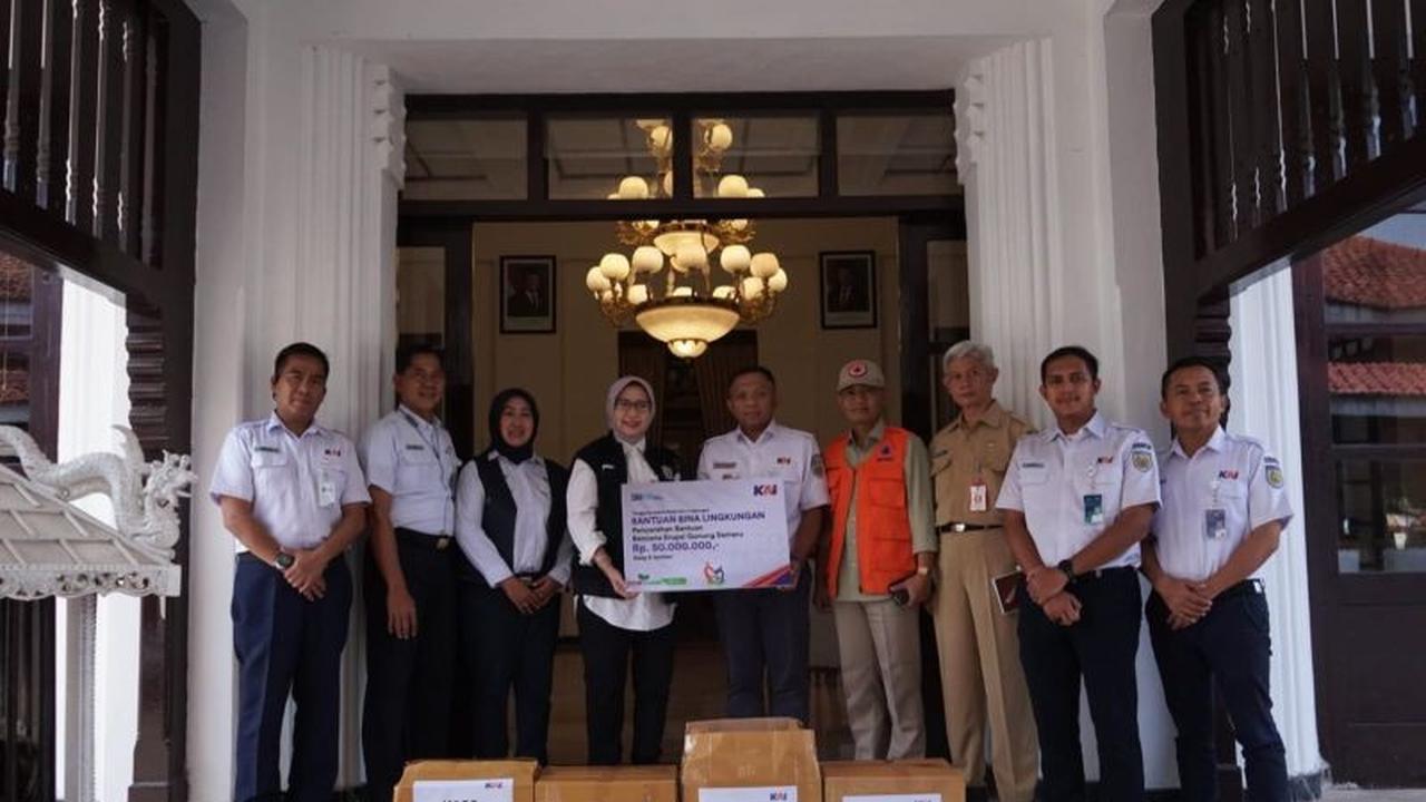 KAI Daop Jember Salurkan Bantuan Rp50 Juta untuk Korban Erupsi Semeru, Wujud Kepedulian Sosial