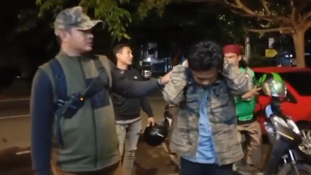 Pria di Makassar Rampok Ibu Kandungnya Sendiri, Lalu Pulang Seolah Tak Tahu Apa-Apa