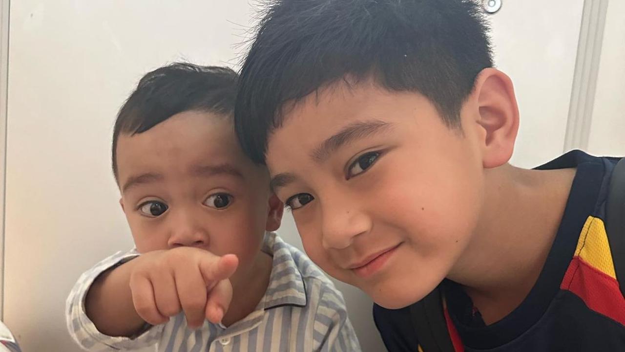 Potret Rafathar dan Rayyanza disebut makin menggemaskan.<br>